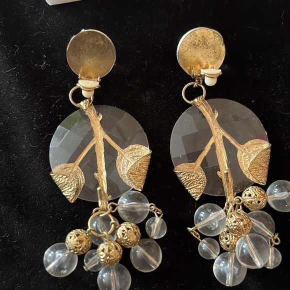 Source Unknown Gold and Clear Leaf Dangle Earrings - Picture 2 of 5